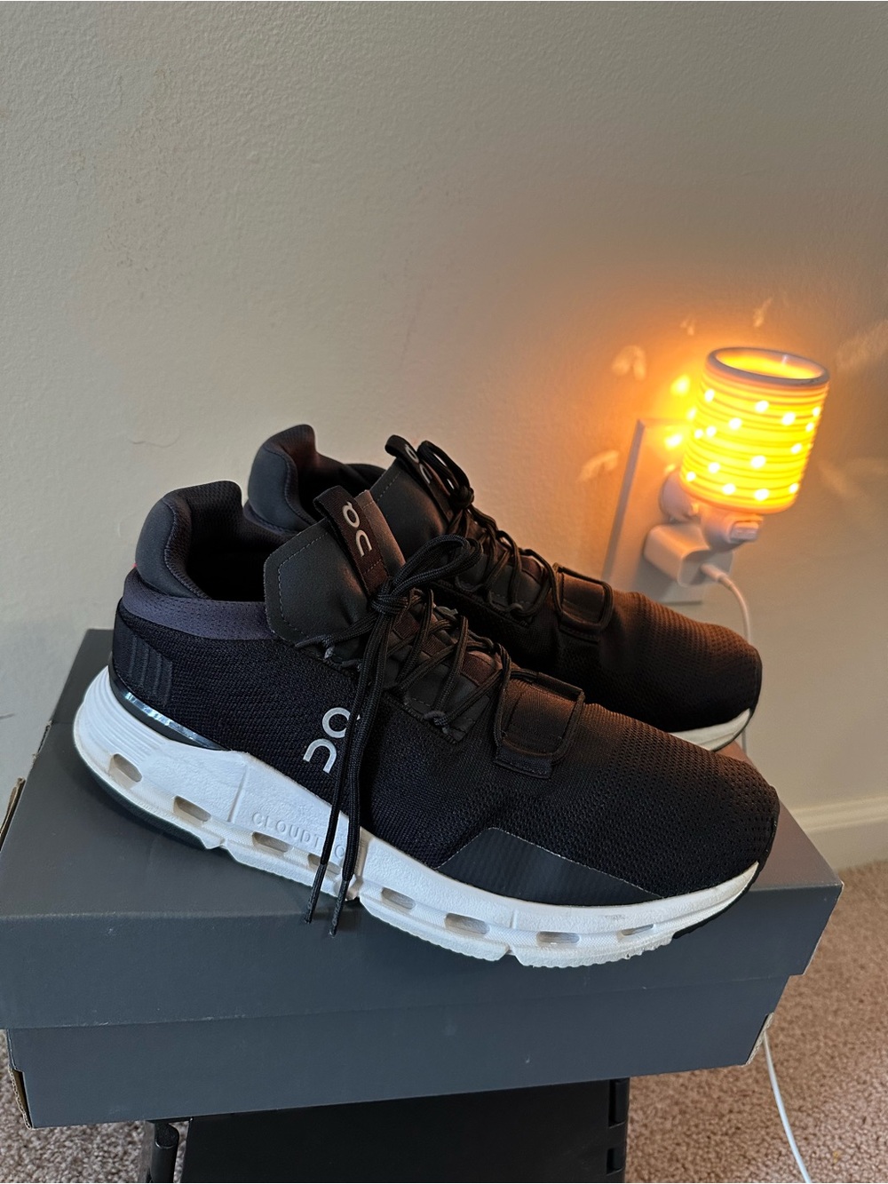 On Cloudnova, Men's Black and White Cloud Sneakers. Size 8.5